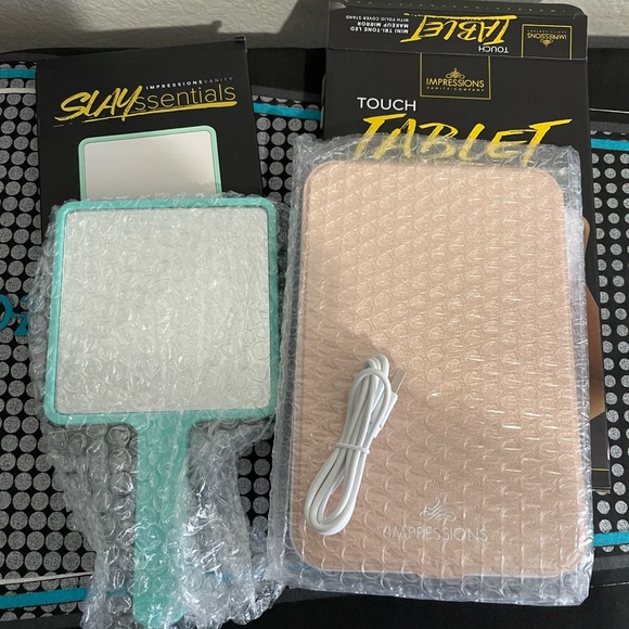 Impressions Vanity handheld mirror w/ mini LED makeup mirror - Picture 5 of 6